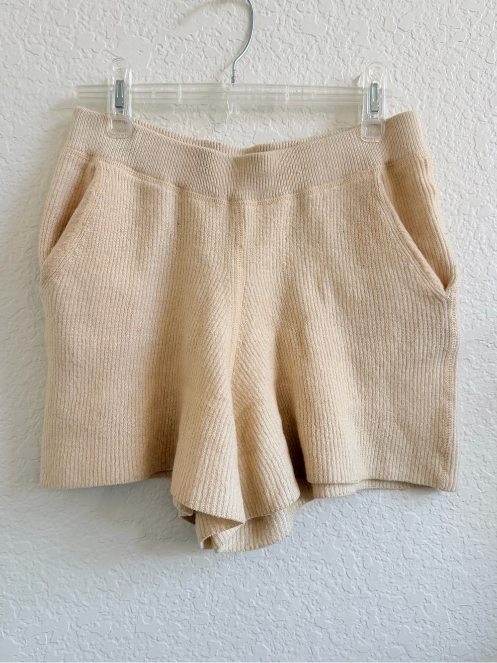 CHLOE See by Chloe Cozy Ribbed Knit Wool Shorts in Beige Tan Cream S - Picture 2 of 4